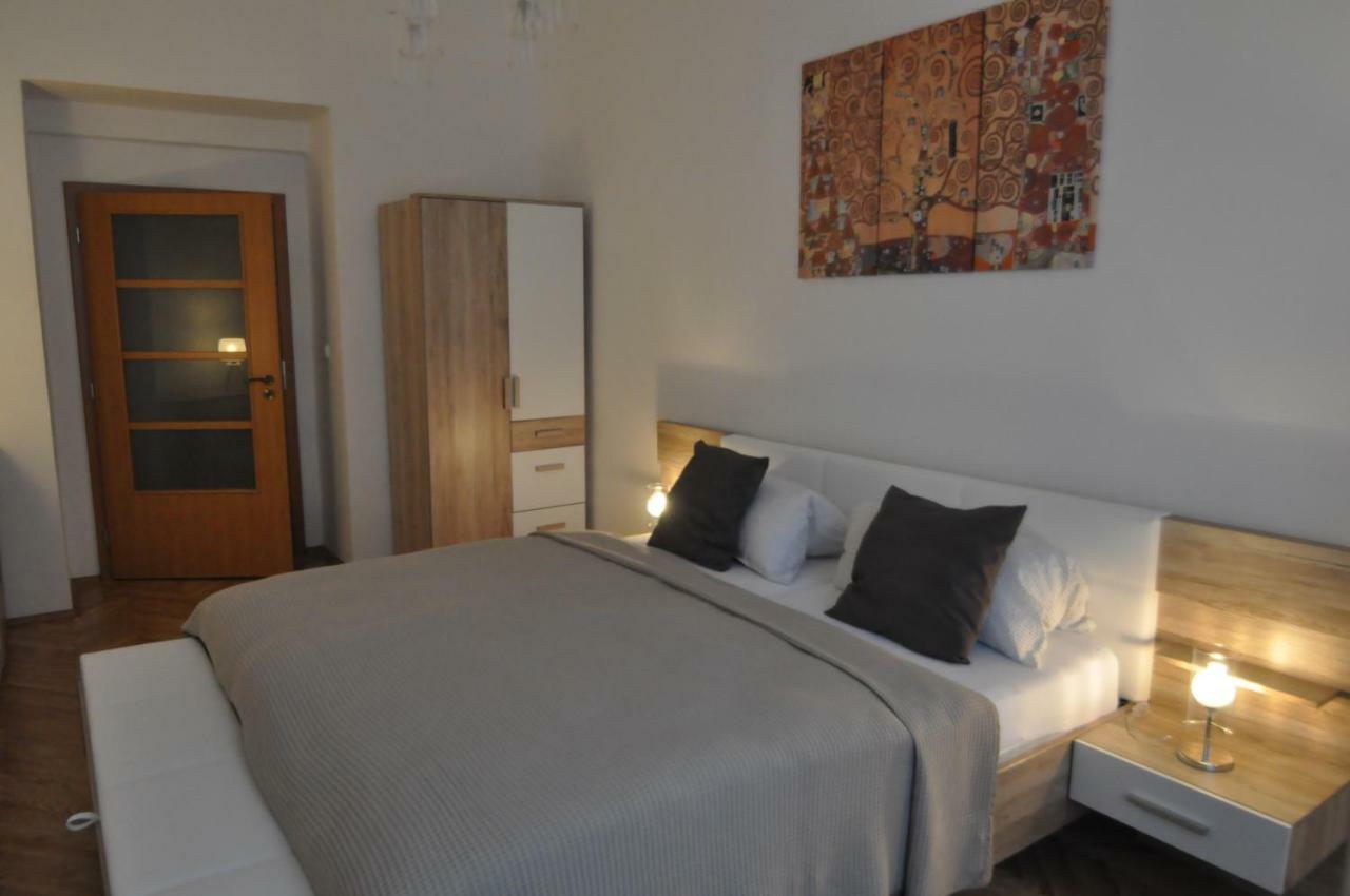 Jirina Appartments Apartamento